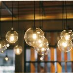 Így választhatjuk ki a helyiségekhez legjobban illő fényforrásokat a lakásban