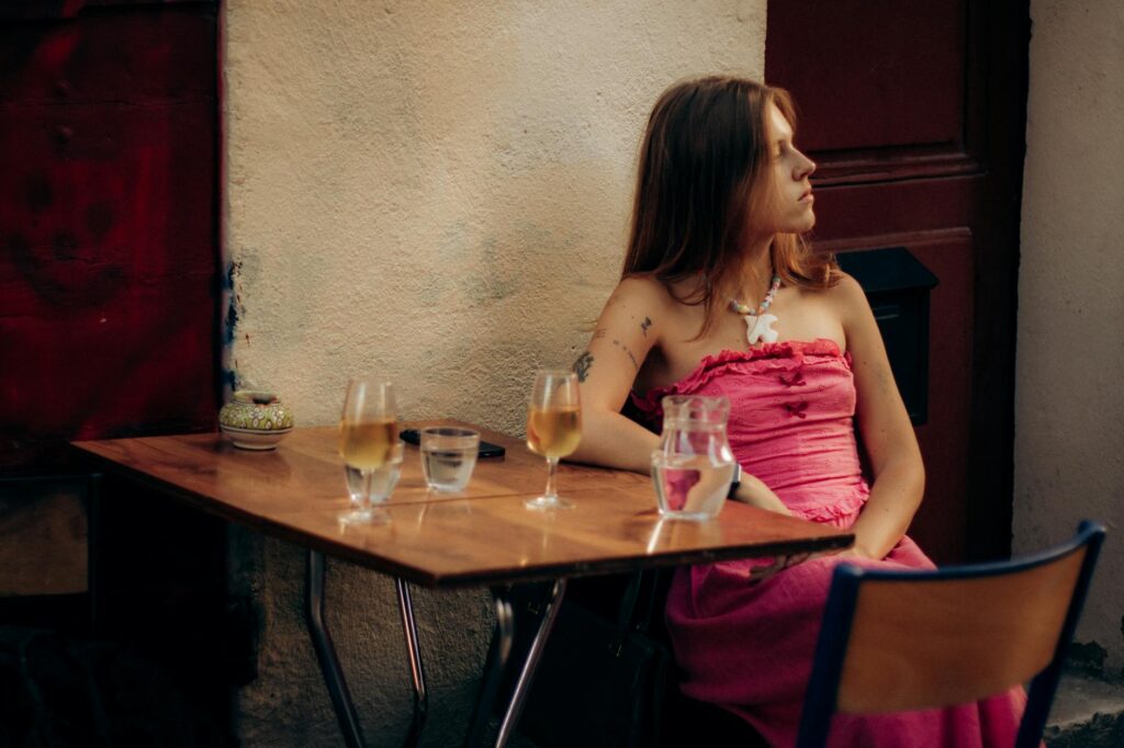 Így tanulhatjuk meg igazán élvezni a saját társaságunkat nyilvános helyeken is